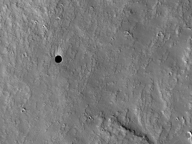 Cueva bajo el suelo marciano