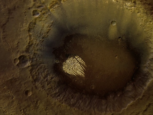 Extrañas rocas blancas en Marte